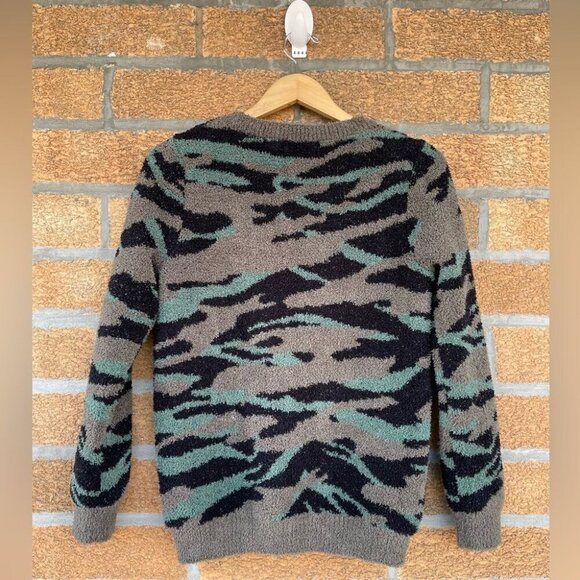 Barefoot Dreams cozychic seasode crew neck pullover green camo small - Picture 7 of 8